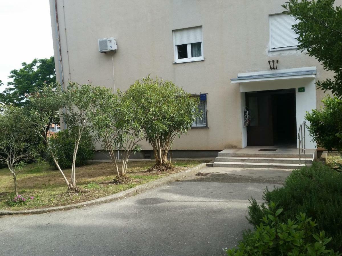 Luka Apartment Pula Ngoại thất bức ảnh
